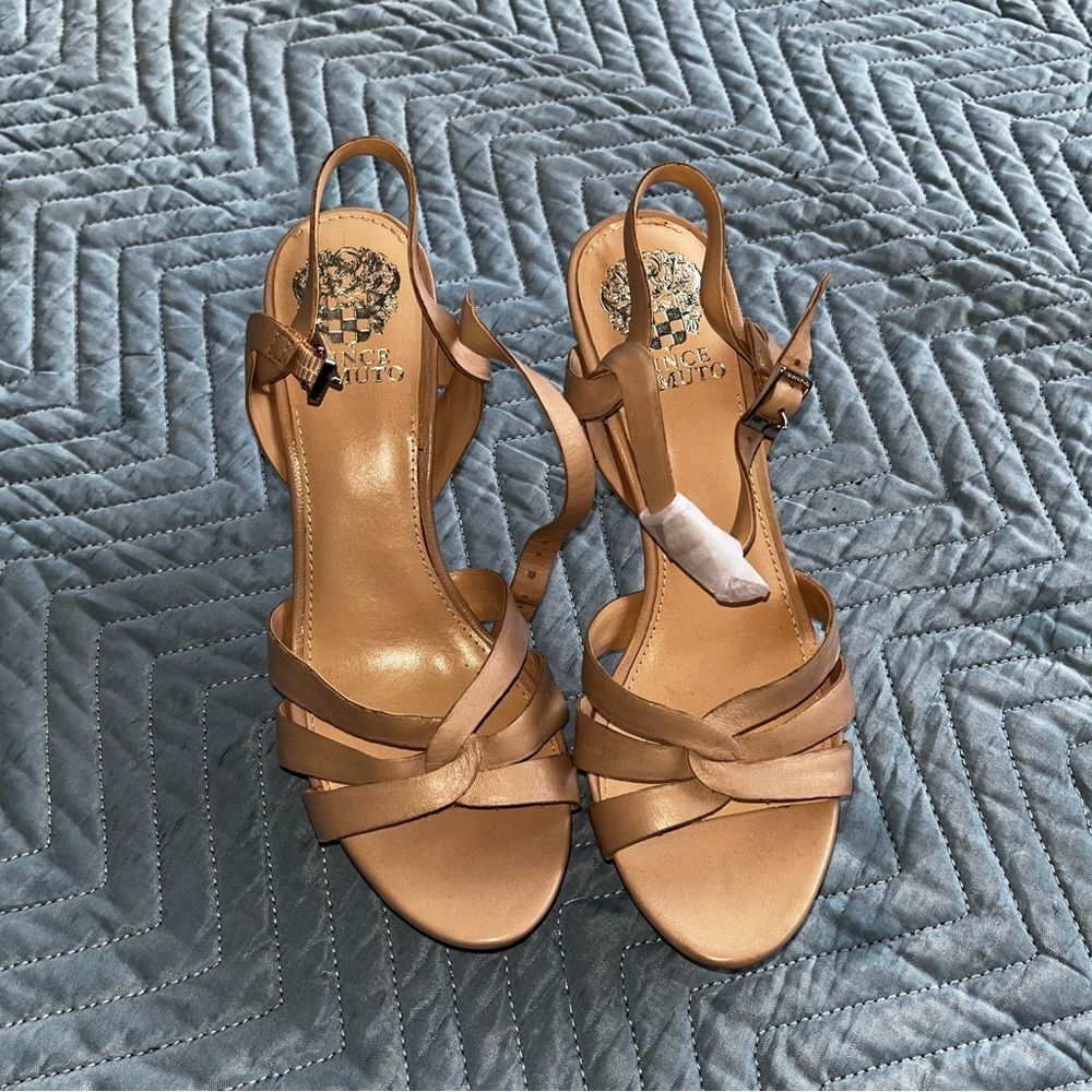 vince camuto vo-princey leather upper heels size 8